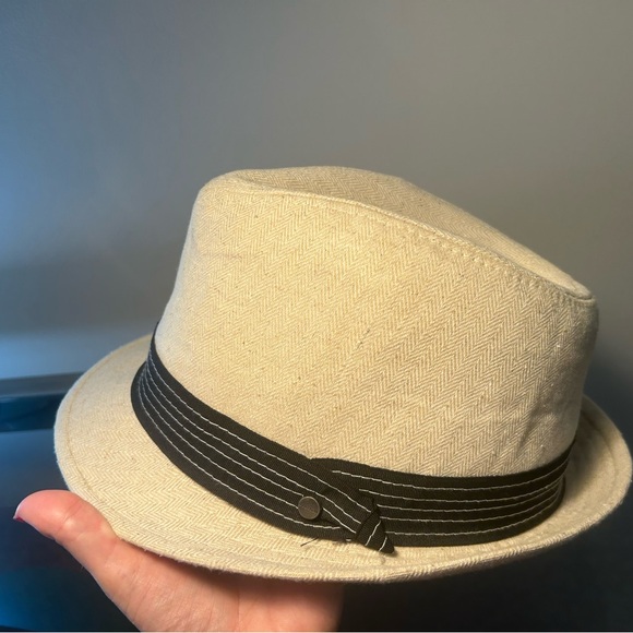 Stetson Cream Fedora with Black Trim - Picture 1 of 5